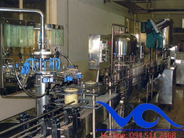 Máy chiết rót đóng chai 3 in 1 VA-CGF2000 công suất 2000 chai 500 ml/h